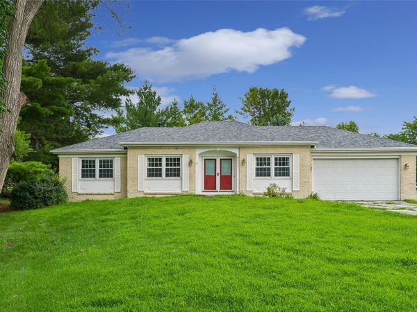 6851 NW 54th Court, Johnston, IA 50131