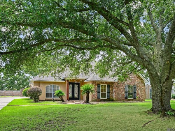 17186 Rennes Rd, Prairieville, LA 70769
