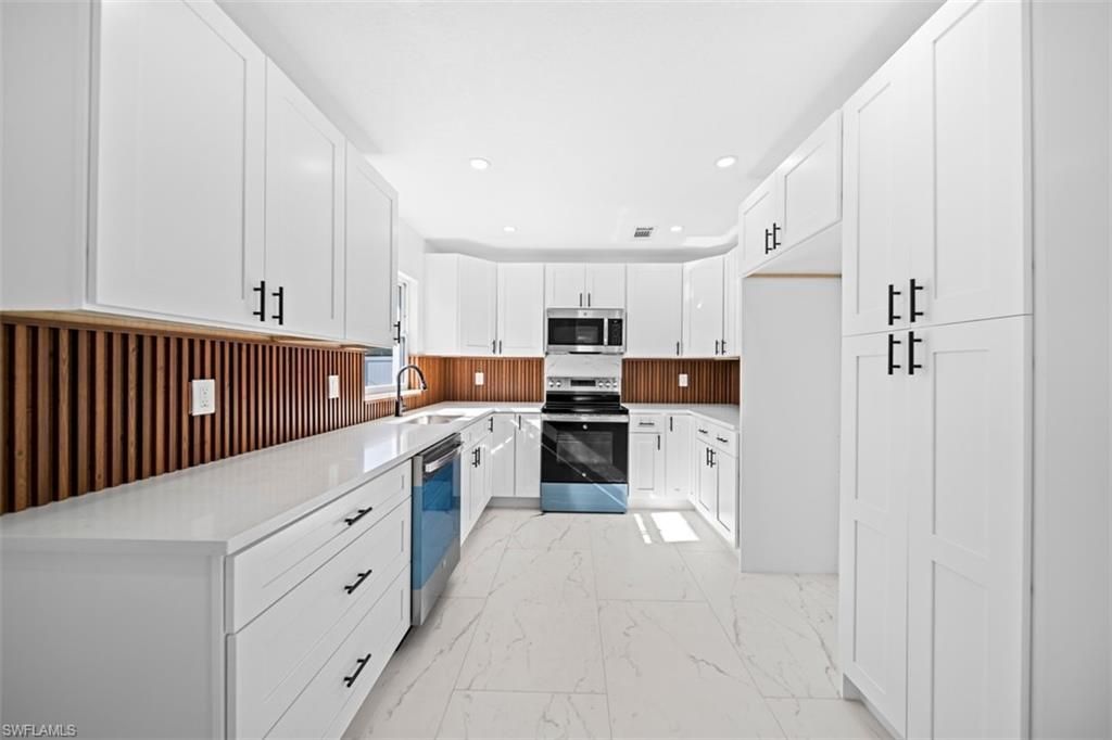 5551 Sunrise Dr , Fort Myers, FL 33919 Photo