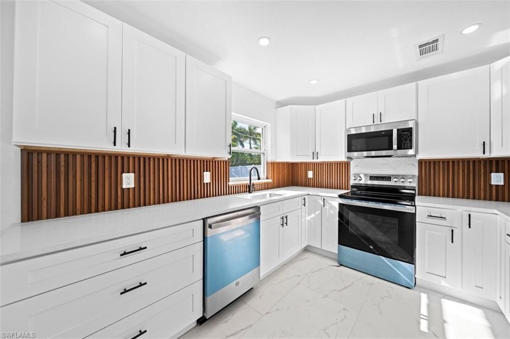 5551 Sunrise Dr , Fort Myers, FL 33919 Photo