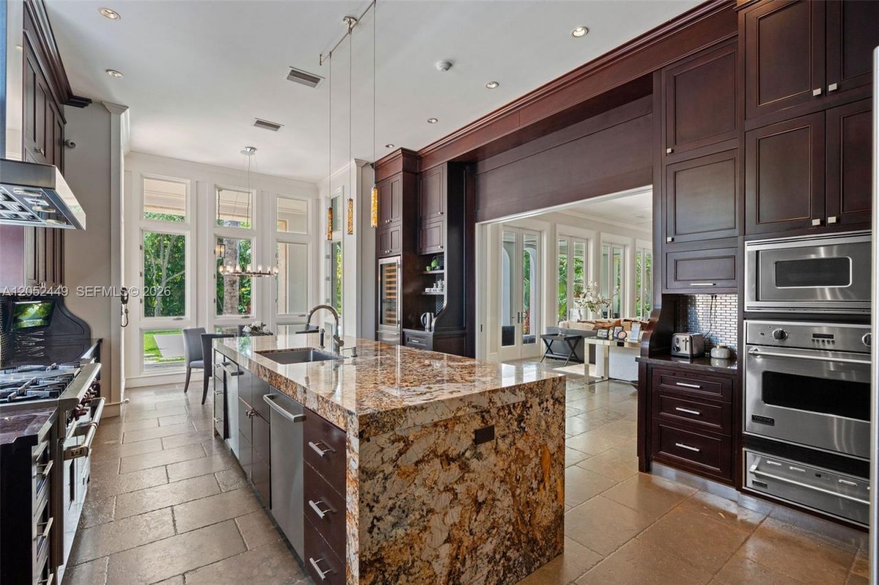 6201 Chapman Field Dr , Pinecrest, FL 33156 Photo