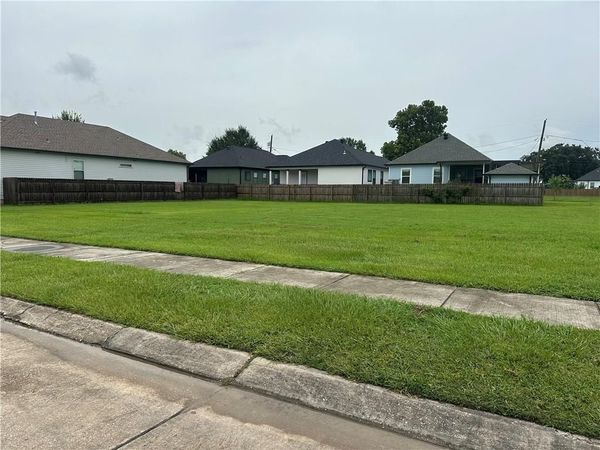 1935 BENJAMIN Street , Arabi, LA 70032