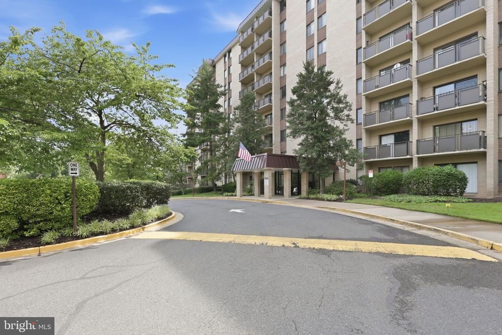 3101 S Manchester Street , Unit 914, Falls Church, VA 22044 Main Photo