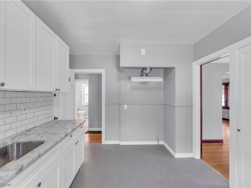 3852 E 140th Street, Cleveland, OH 44128 Photo 12