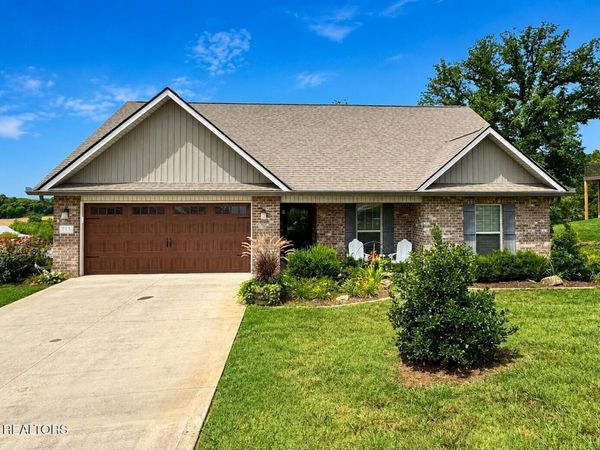215 Montgomery Farms Drive, Friendsville, TN 37737