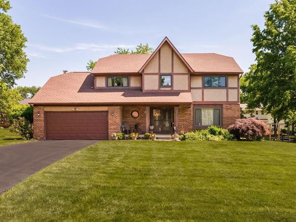 10233 N Crosset Hill Drive , Pickerington, OH 43147