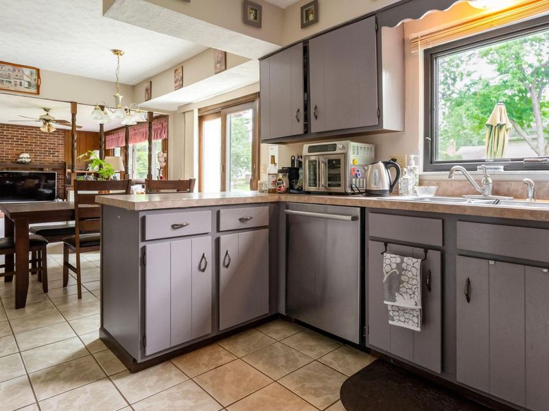10233 N Crosset Hill Drive, Pickerington, OH 43147 Photo 11