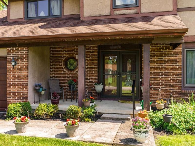 10233 N Crosset Hill Drive, Pickerington, OH 43147 Photo 3
