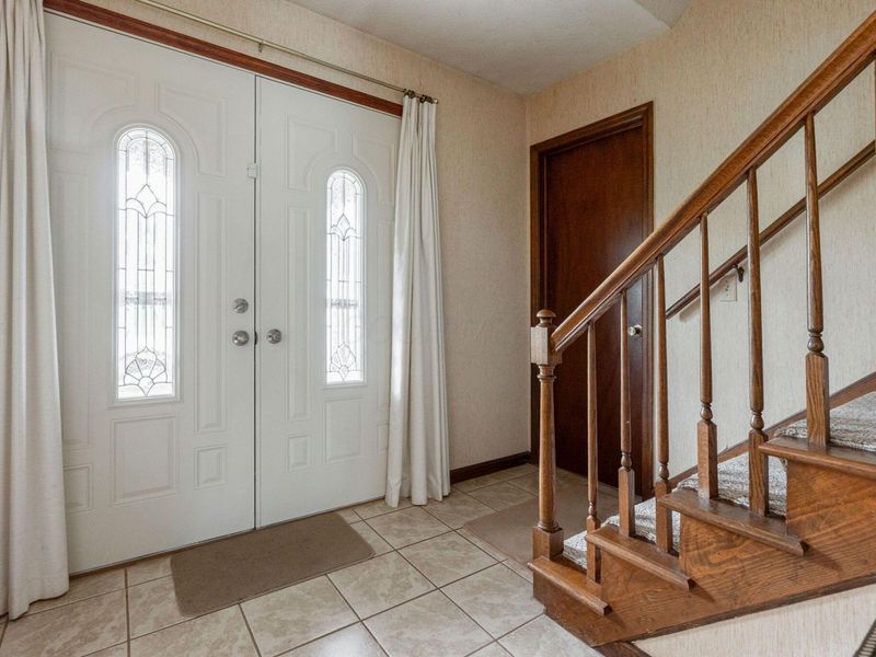 10233 N Crosset Hill Drive, Pickerington, OH 43147 Photo 4