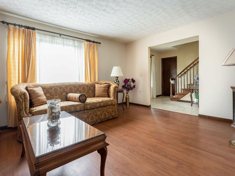 10233 N Crosset Hill Drive, Pickerington, OH 43147 Photo 5