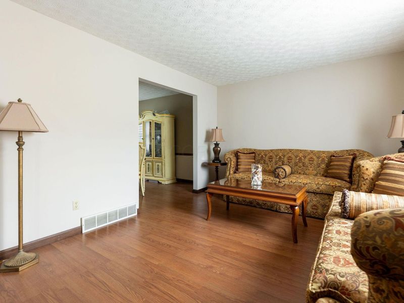10233 N Crosset Hill Drive, Pickerington, OH 43147 Photo 6