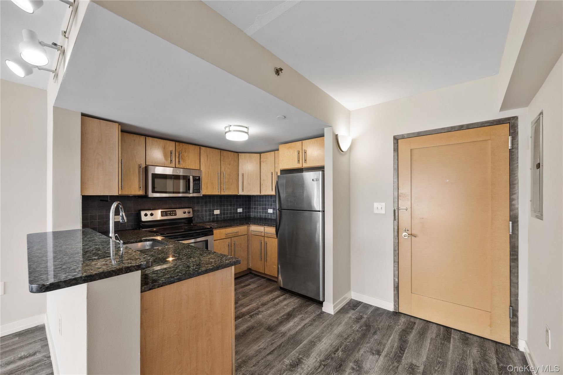 66 Main Street, Unit 824, Yonkers, NY 10701 Main Photo