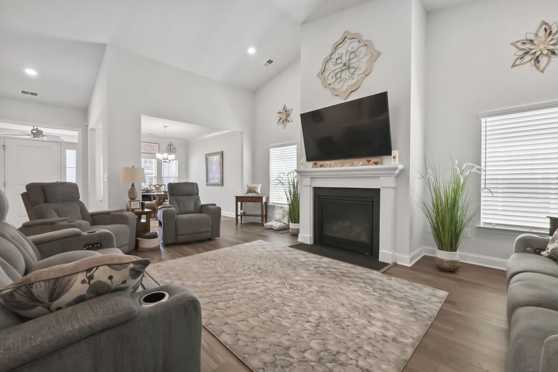 1080 Harbison Circle  Photo 14