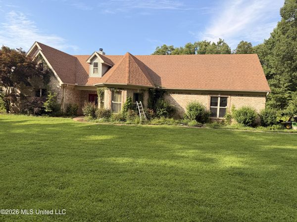 154 Dollie Irene Drive, Holly Springs, MS 38635