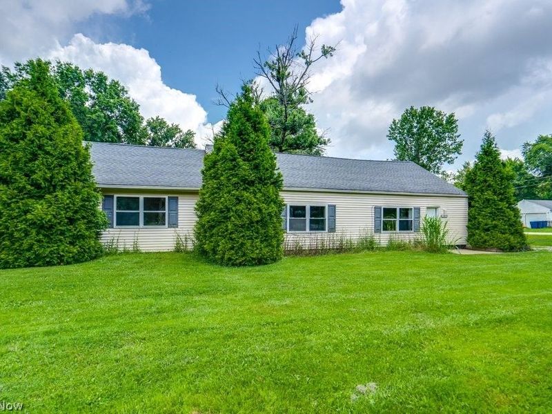 1989 E Turkeyfoot Lake Road, Akron, OH 44312 Photo 2