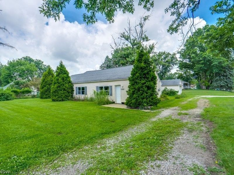 1989 E Turkeyfoot Lake Road, Akron, OH 44312 Photo 3