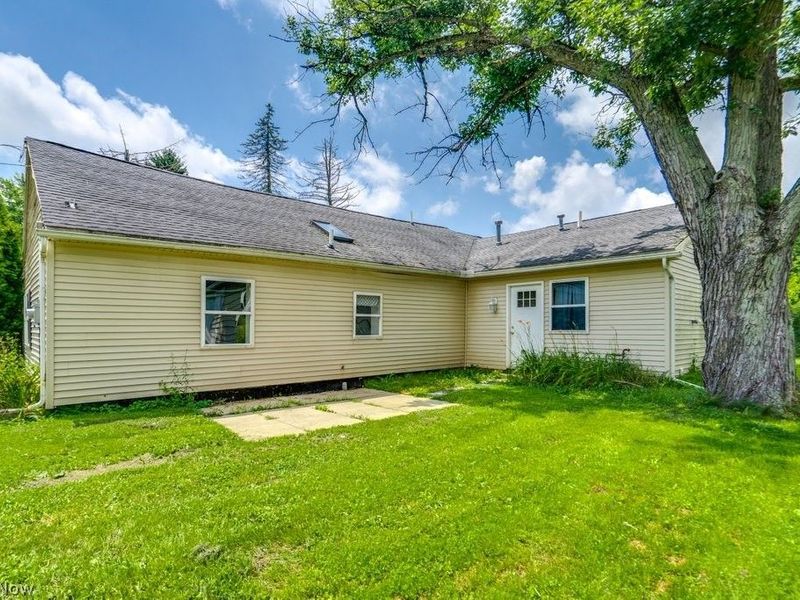 1989 E Turkeyfoot Lake Road, Akron, OH 44312 Photo 4