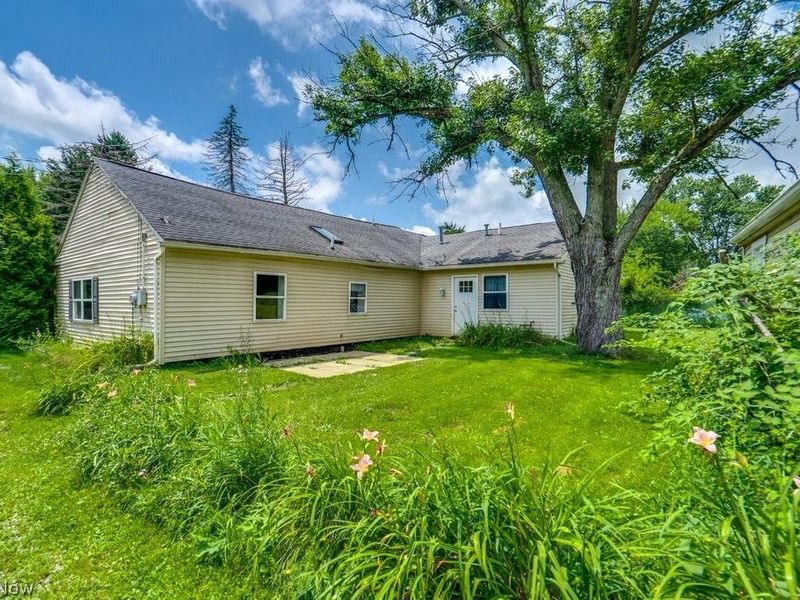 1989 E Turkeyfoot Lake Road, Akron, OH 44312 Photo 7