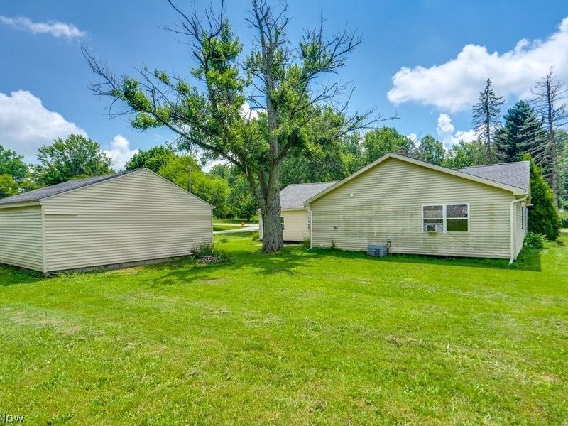 1989 E Turkeyfoot Lake Road, Akron, OH 44312 Photo 8