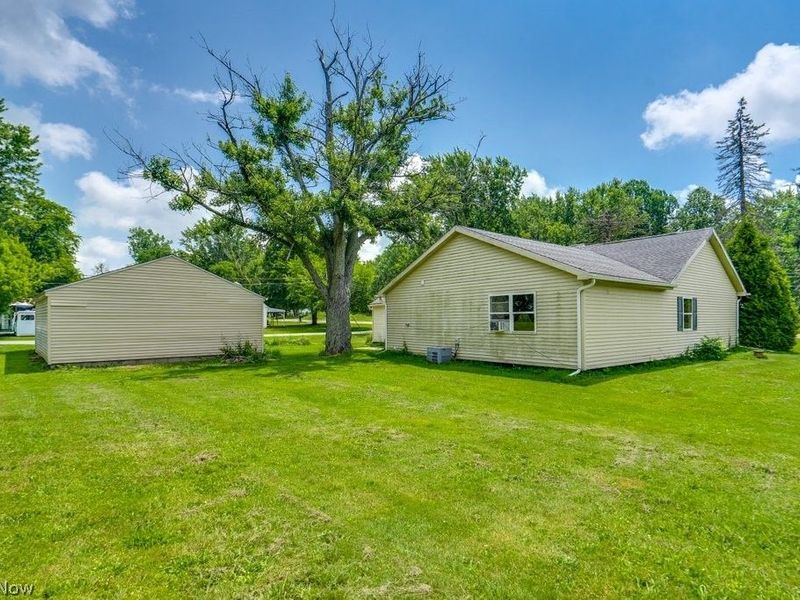 1989 E Turkeyfoot Lake Road, Akron, OH 44312 Photo 9
