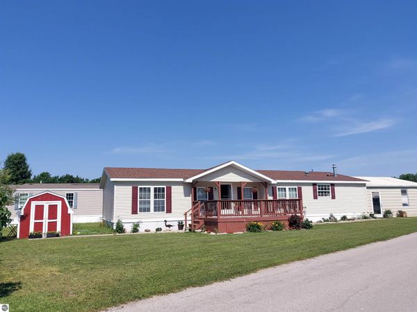 4627 Violet Lane, Traverse City, MI 49685