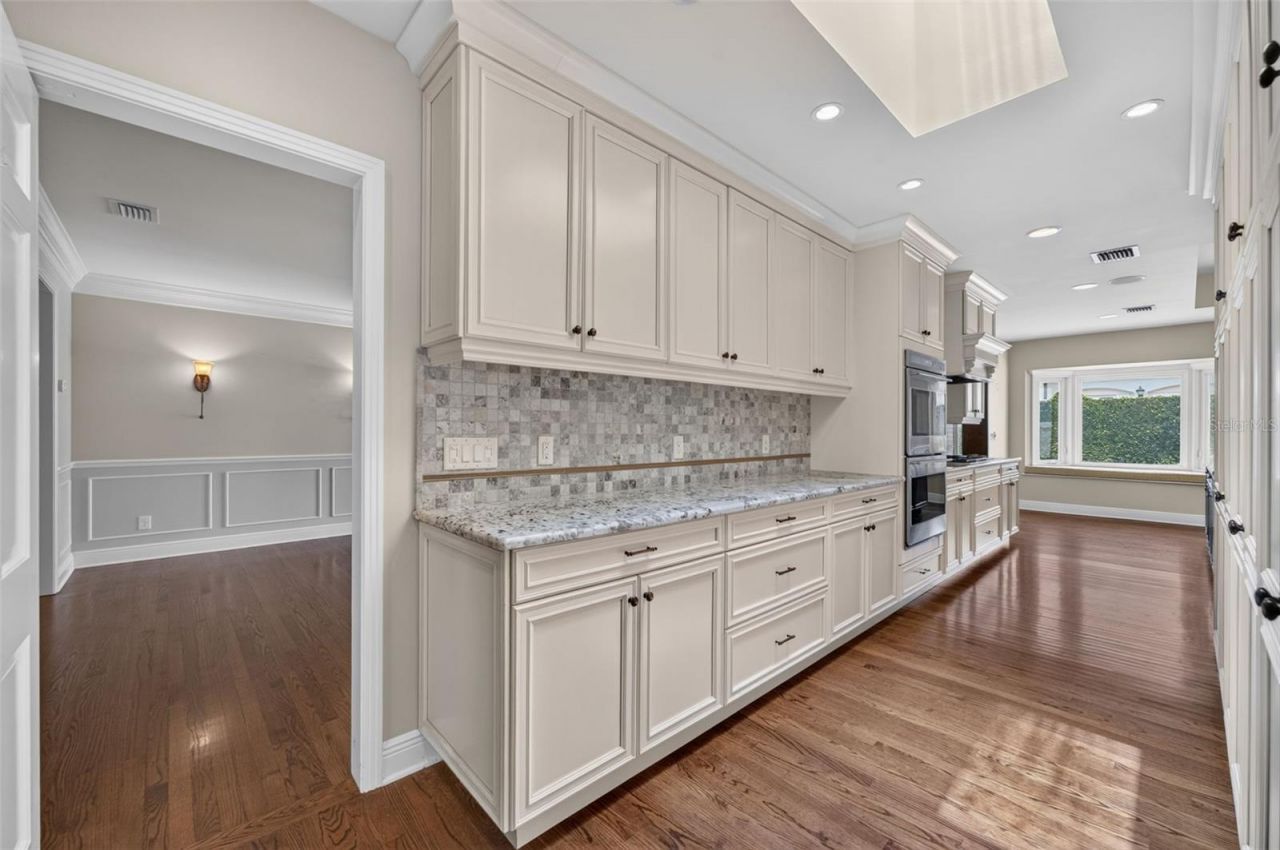 2410 Lake Shore Drive, Orlando, FL 32803 Photo