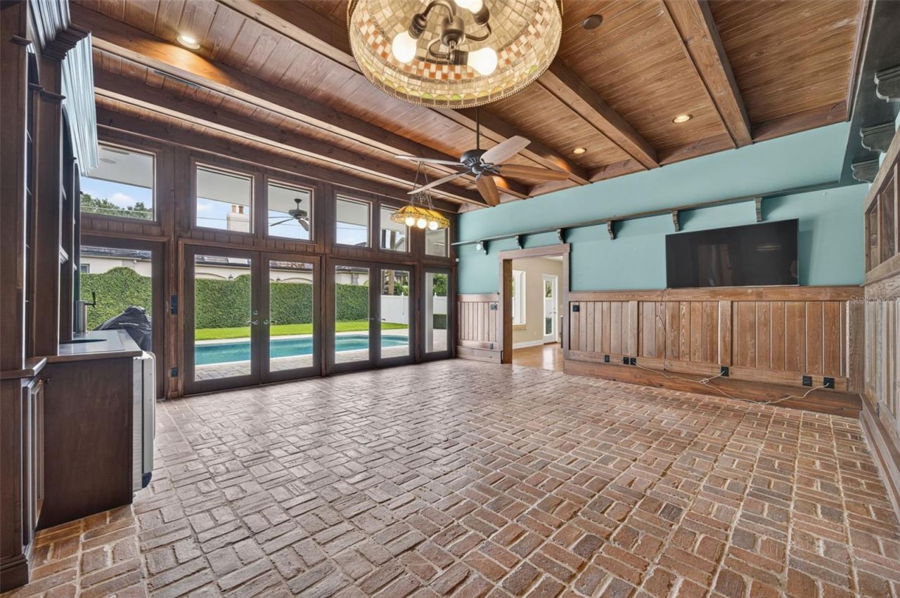 2410 Lake Shore Drive, Orlando, FL 32803 Photo