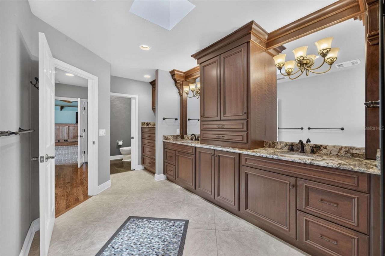 2410 Lake Shore Drive, Orlando, FL 32803 Photo