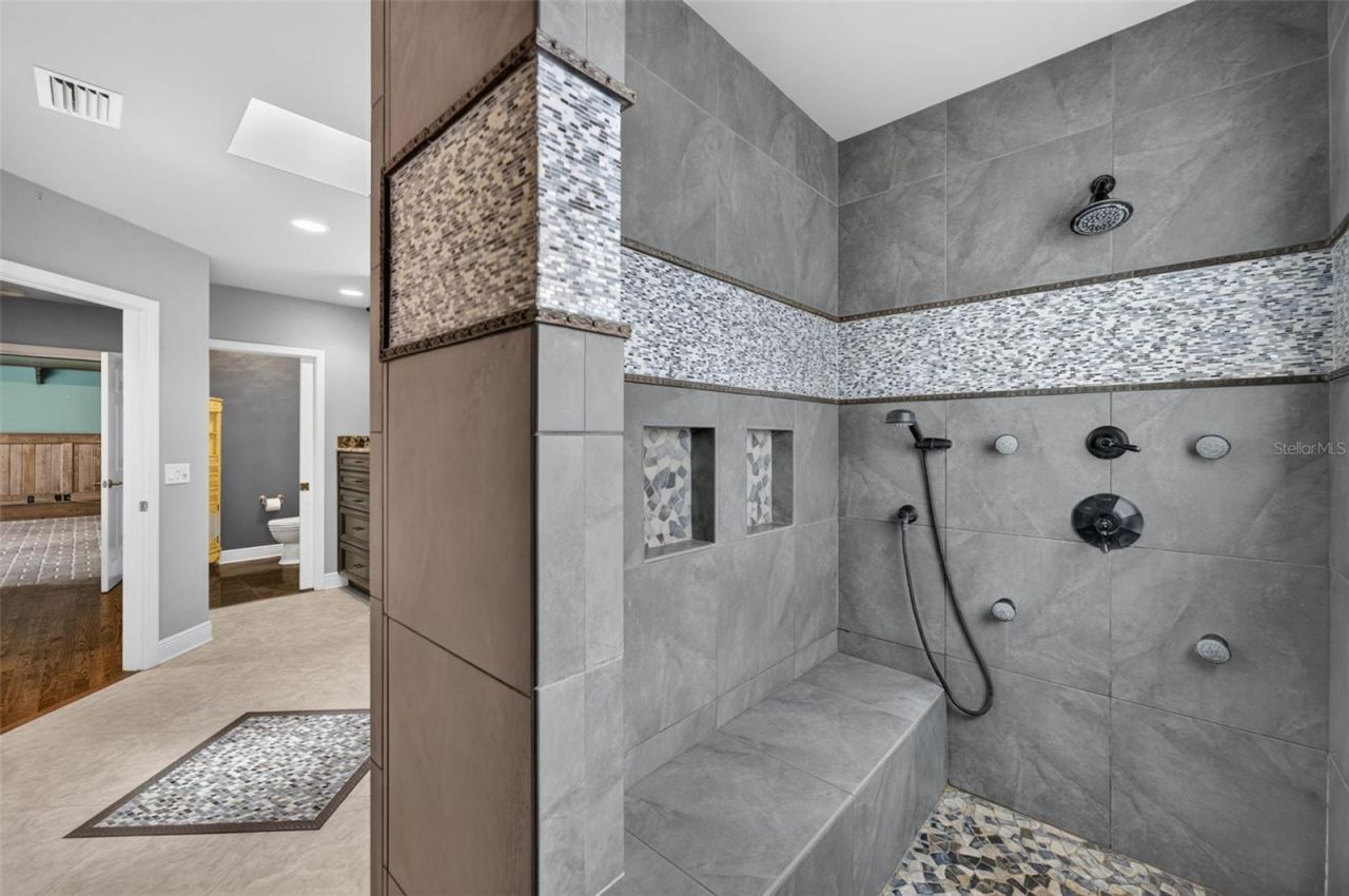 2410 Lake Shore Drive, Orlando, FL 32803 Photo