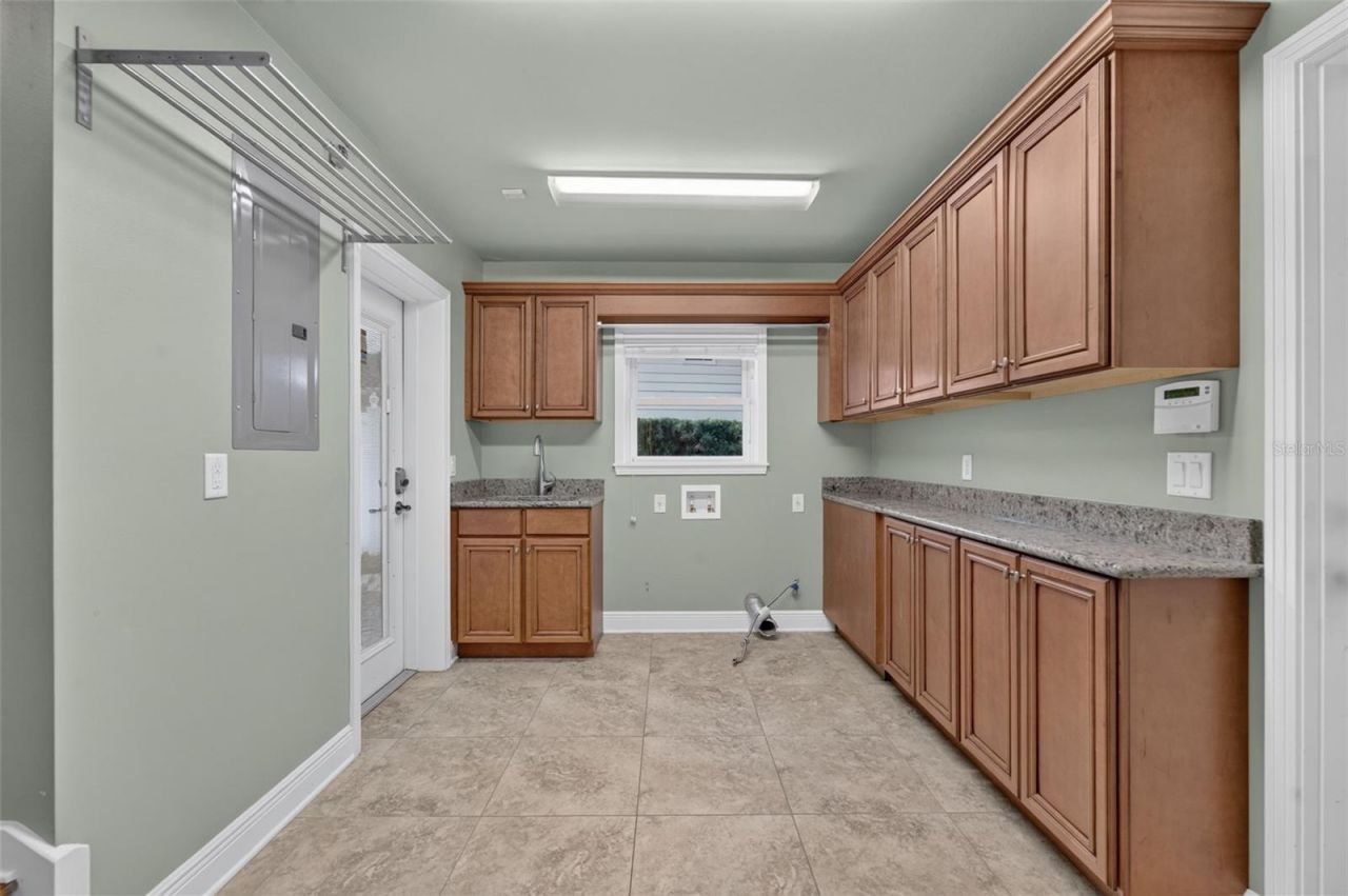 2410 Lake Shore Drive, Orlando, FL 32803 Photo