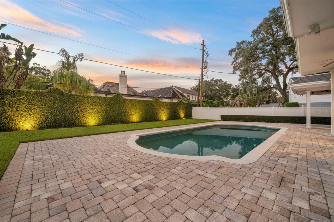2410 Lake Shore Drive, Orlando, FL 32803 Photo