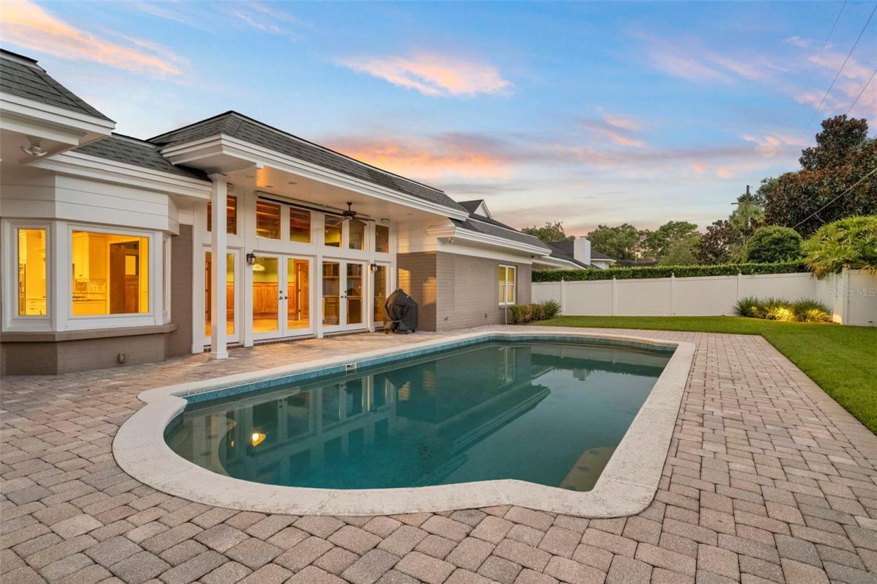 2410 Lake Shore Drive, Orlando, FL 32803 Photo