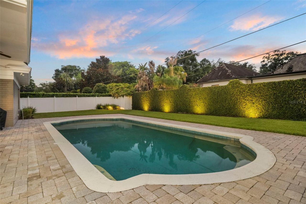 2410 Lake Shore Drive, Orlando, FL 32803 Photo