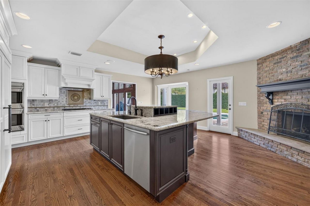 2410 Lake Shore Drive, Orlando, FL 32803 Photo