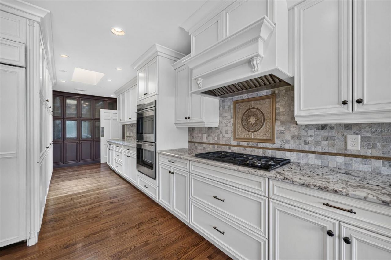 2410 Lake Shore Drive, Orlando, FL 32803 Photo