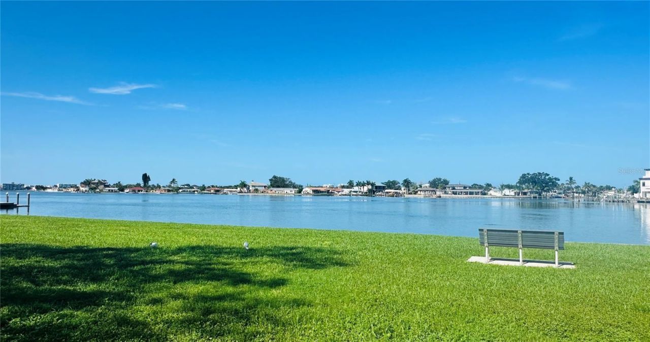 200 Park Street N, Saint Petersburg, FL 33710 Photo