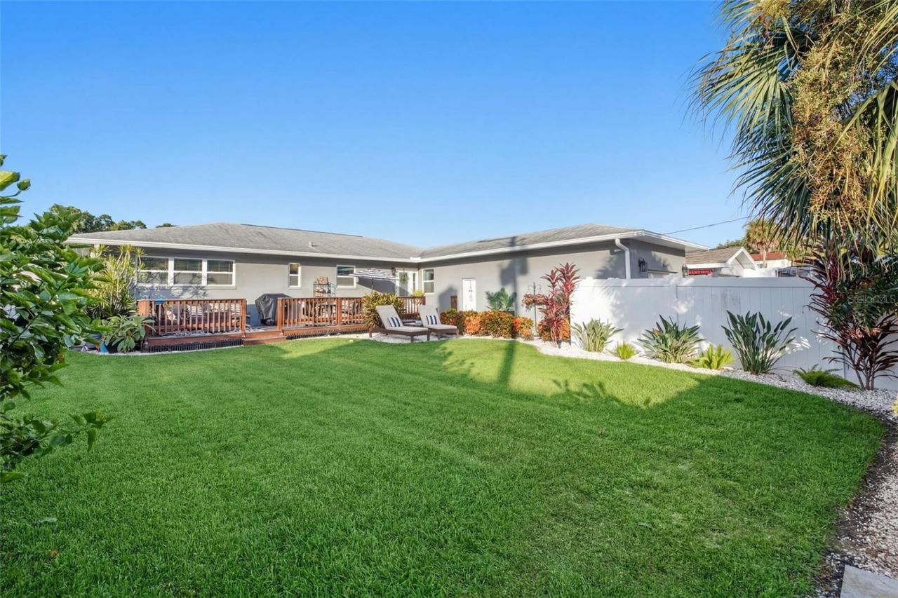 200 Park Street N, Saint Petersburg, FL 33710 Photo