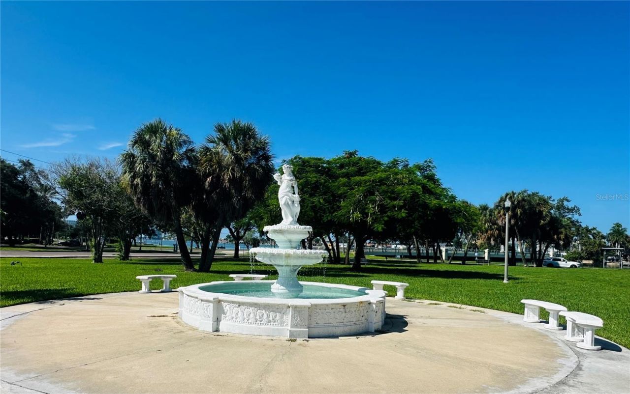 200 Park Street N, Saint Petersburg, FL 33710 Photo
