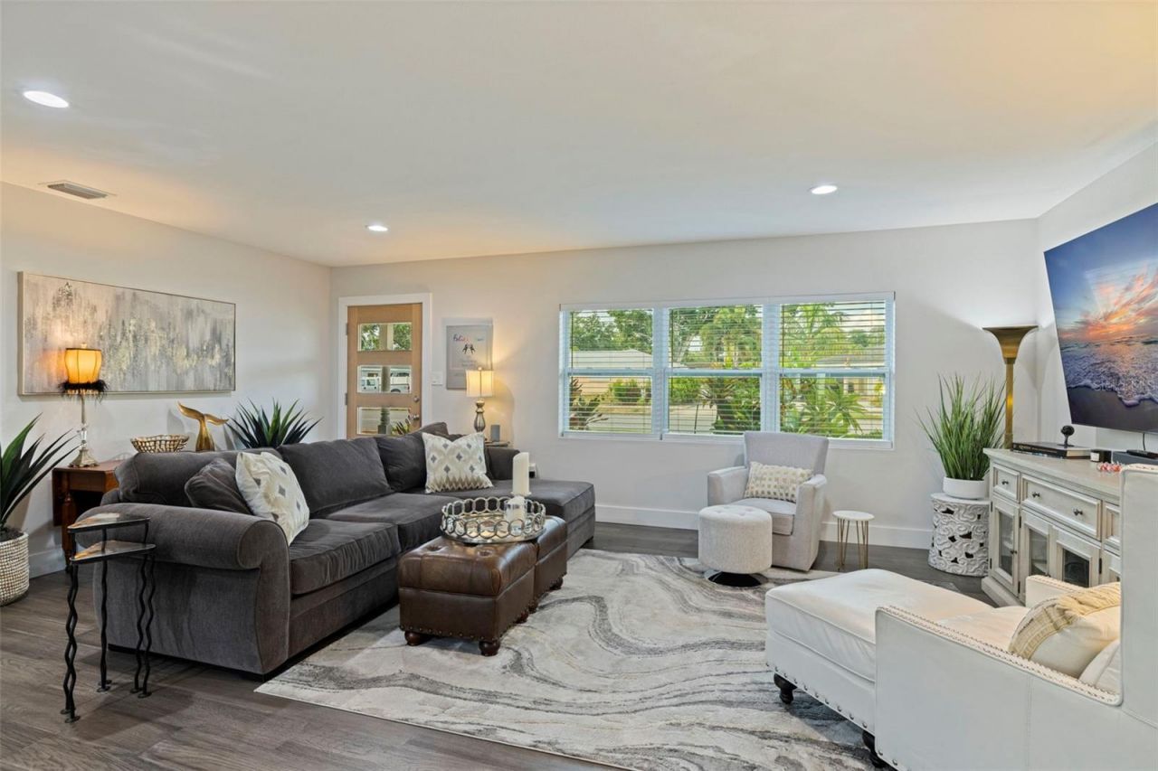 200 Park Street N, Saint Petersburg, FL 33710 Photo