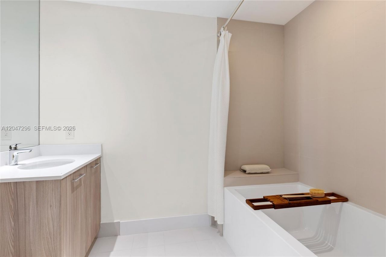 501 NE 31st St , Unit 1710, Miami, FL 33137 Photo
