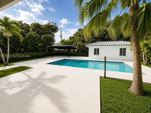 859 NE 115th St , Biscayne Park, FL 33161