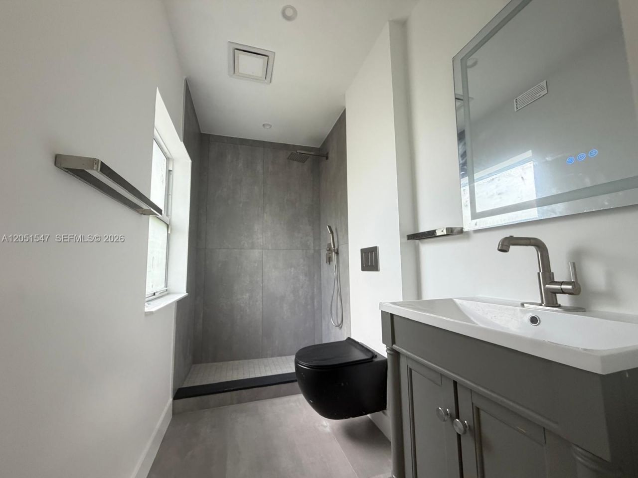 859 NE 115th St , Biscayne Park, FL 33161 Photo