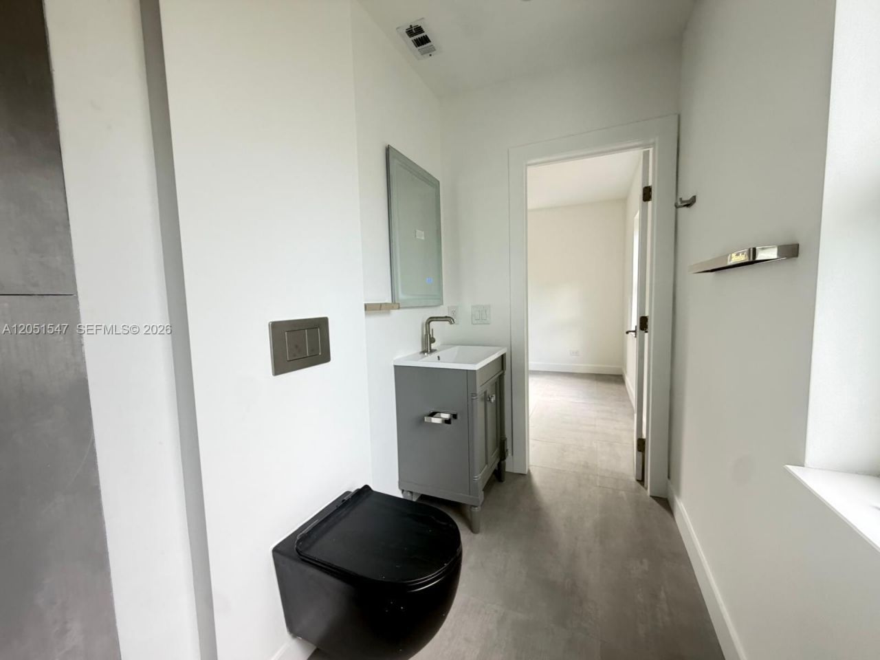 859 NE 115th St , Biscayne Park, FL 33161 Photo