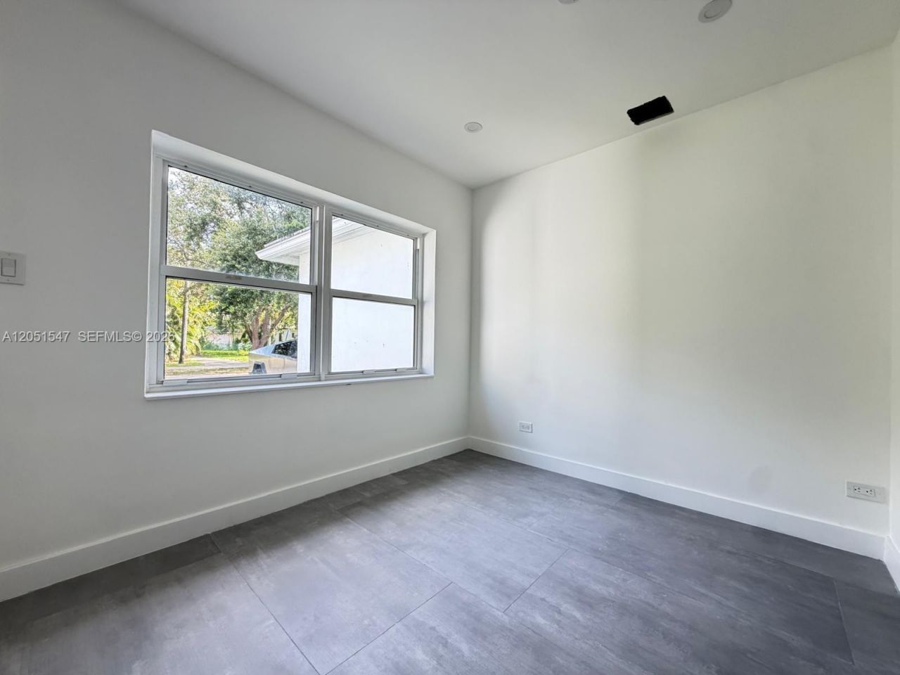 859 NE 115th St , Biscayne Park, FL 33161 Photo