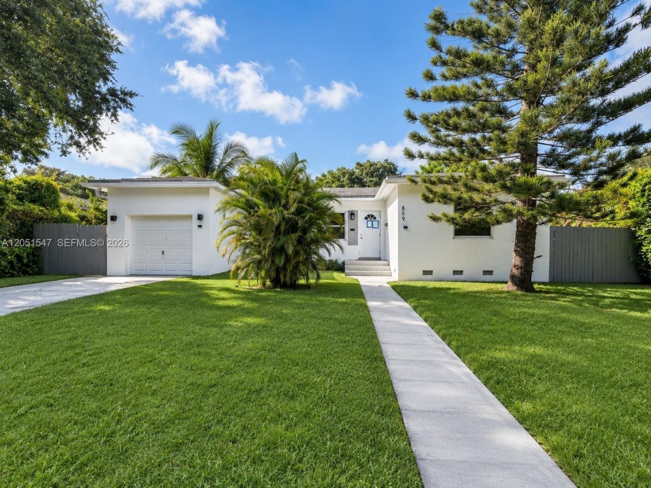 859 NE 115th St , Biscayne Park, FL 33161 Photo