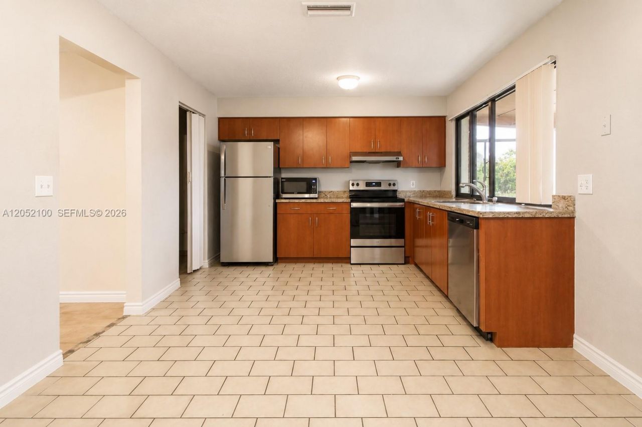 9320 NW 13th St, Pembroke Pines, FL 33024 Photo