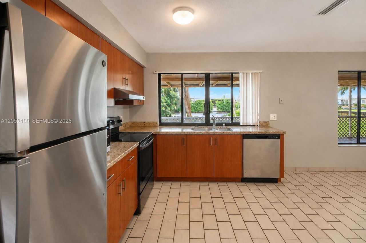 9320 NW 13th St, Pembroke Pines, FL 33024 Photo