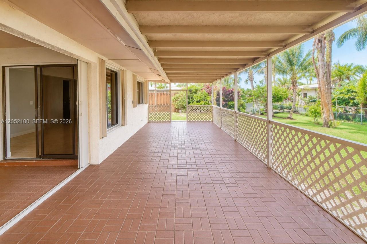 9320 NW 13th St, Pembroke Pines, FL 33024 Photo