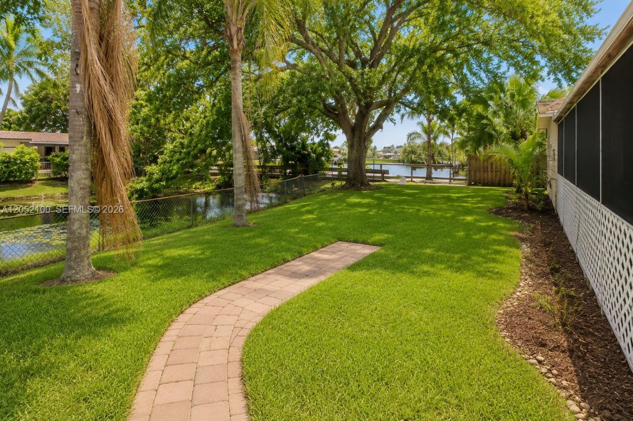9320 NW 13th St, Pembroke Pines, FL 33024 Photo