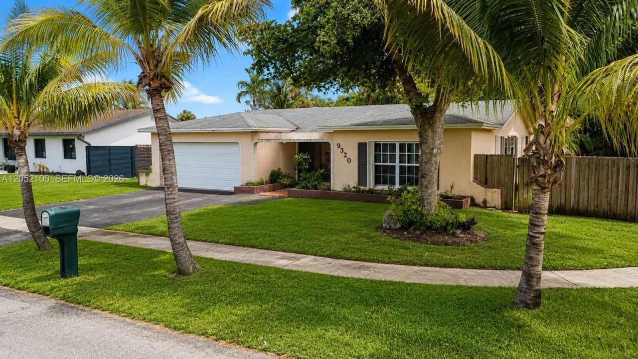 9320 NW 13th St, Pembroke Pines, FL 33024 Photo